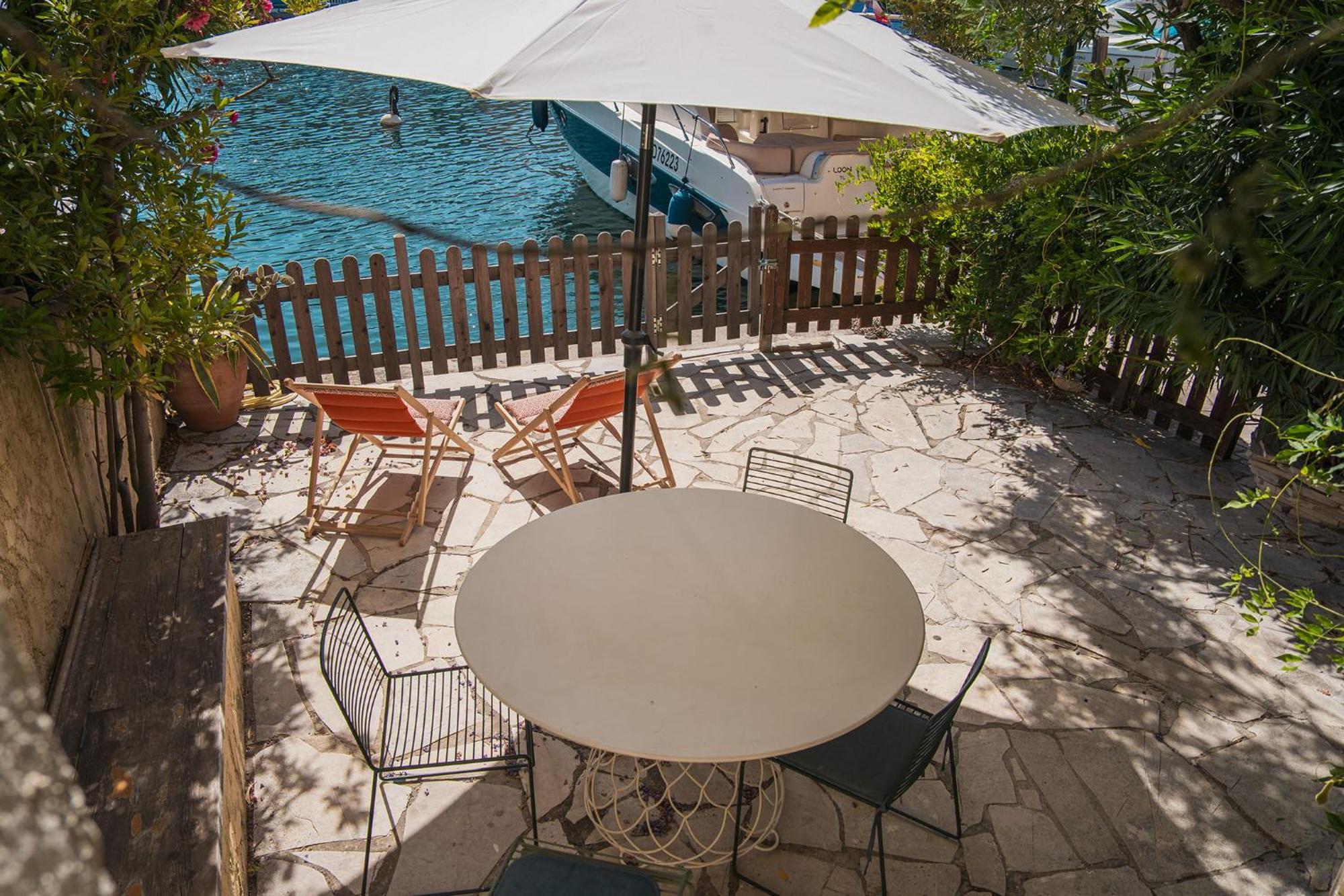 Appartement Amour Terrasse Sur L'Eau Grimaud Kültér fotó